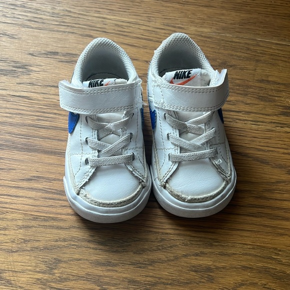 Nike Court Legacy Sneaker - Picture 2 of 4